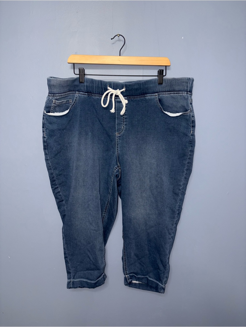 In Every Story | Jean Capris | Size 1XL